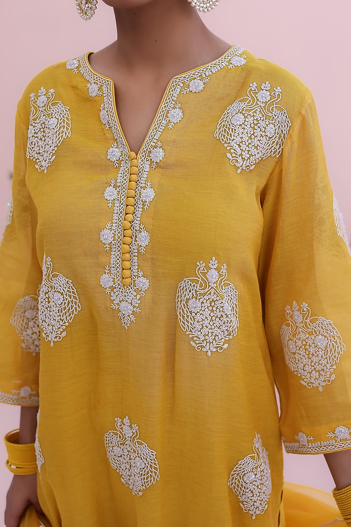 Mustard Yellow Tissue Chanderi Hand & Machine Embroidered Kurta Set by Charu Makkar at Pernia's Pop Up Shop