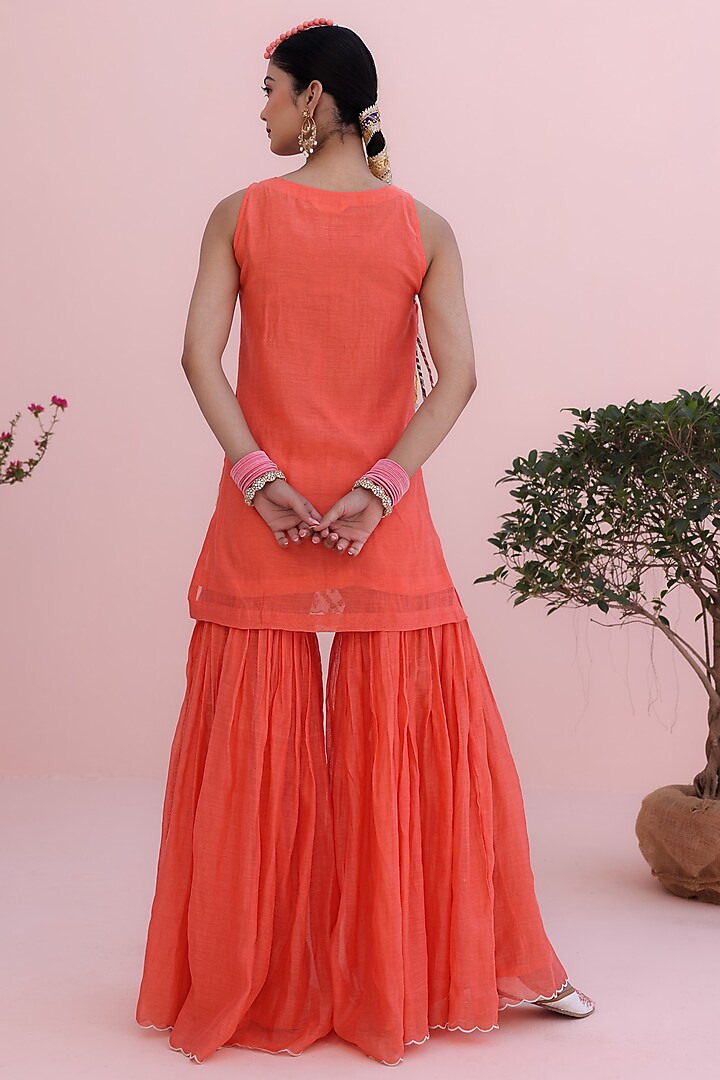 Coral Mul Chanderi Hand & Machine Embroidered Kurta Set by Charu Makkar at Pernia's Pop Up Shop