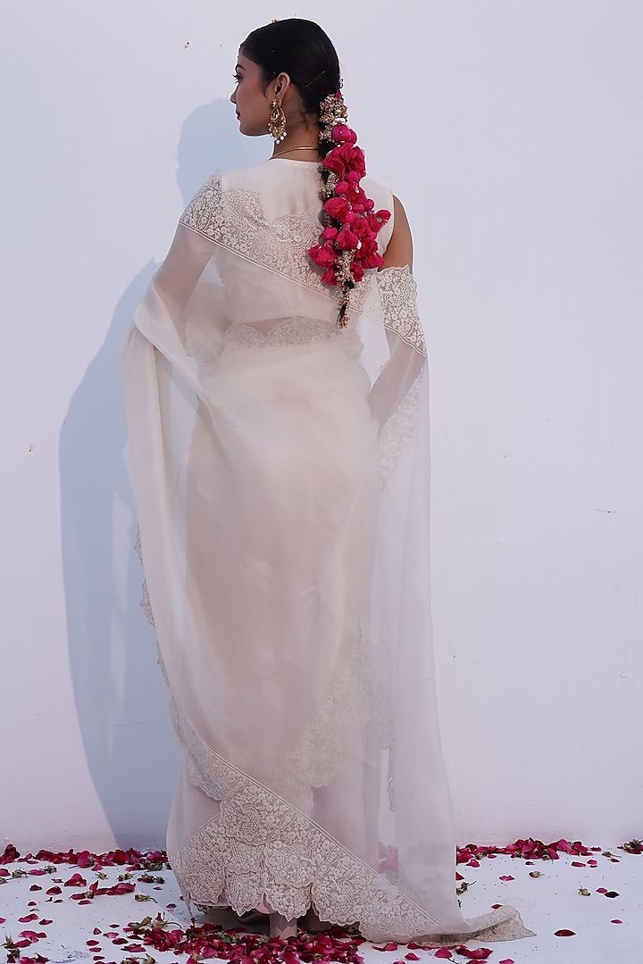 Pearl White Silk Organza Machine Embroidered Wedding Saree Set by Charu Makkar at Pernia's Pop Up Shop