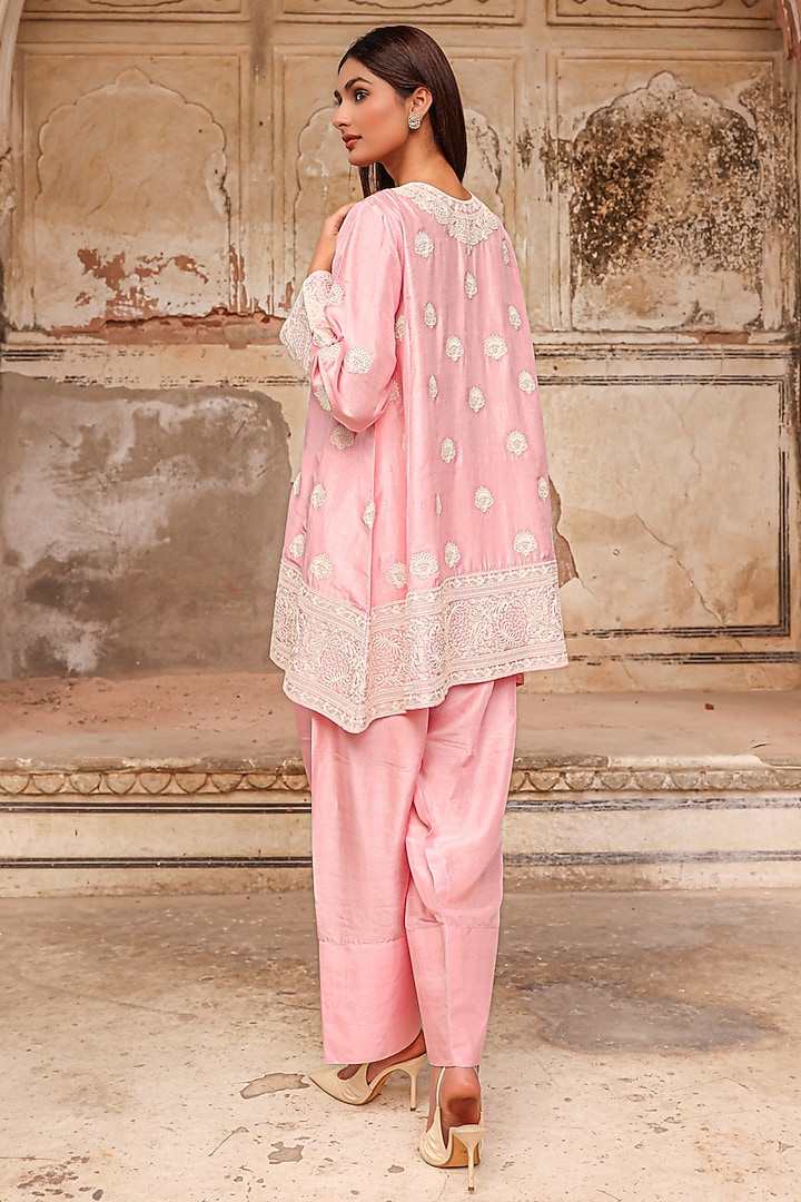 Antique Rose Pink Dori Work Kurta Set by Charu Makkar at Pernia's Pop Up Shop