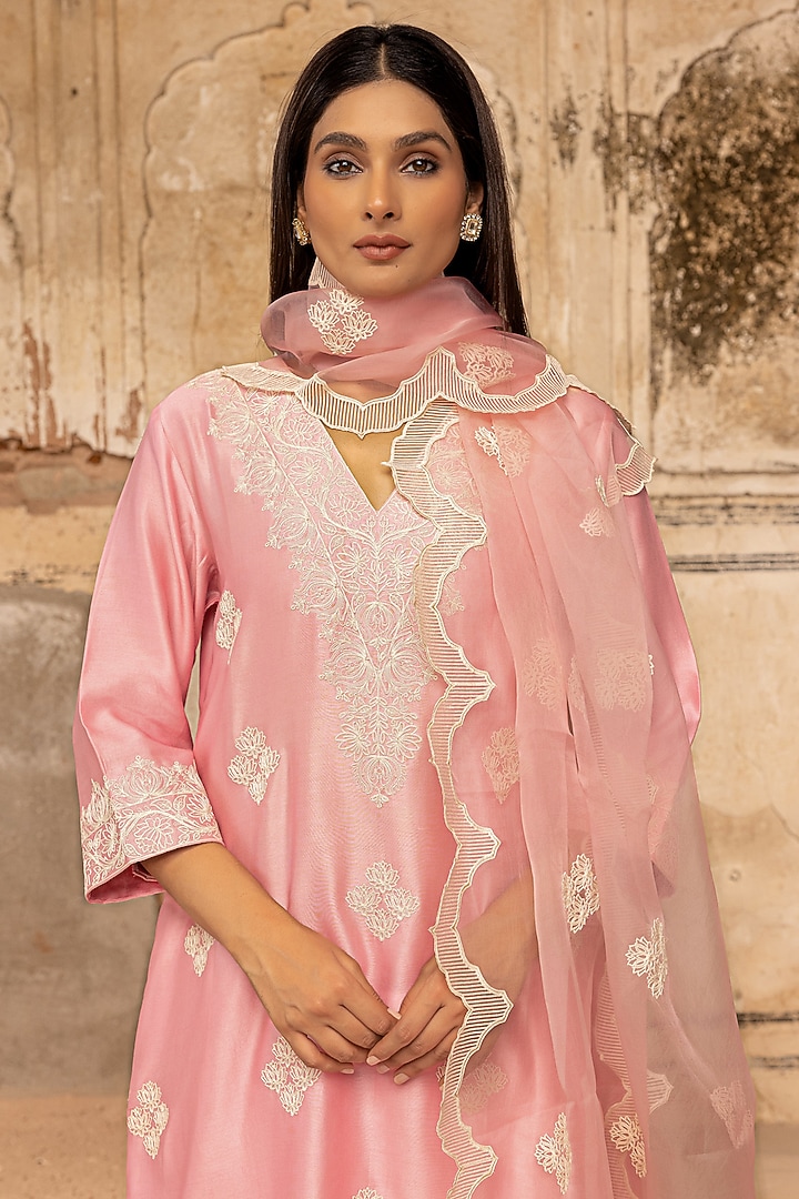 Powder Rose Pink Silk Chanderi Dori Work Kurta Set by Charu Makkar at Pernia's Pop Up Shop