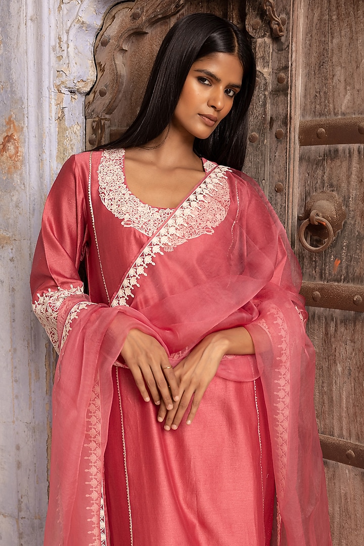 Blush Wine Pink Silk Chanderi Dori Work Kurta Set by Charu Makkar at Pernia's Pop Up Shop