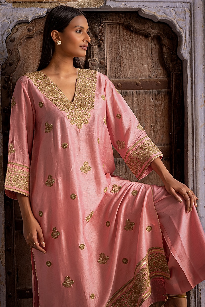 Powder Rose Pink Slub Raw Silk Dori Work Kurta Set by Charu Makkar at Pernia's Pop Up Shop