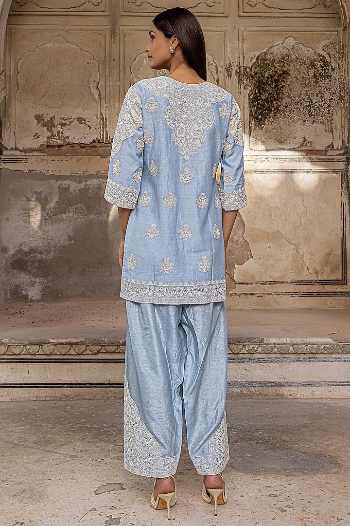 Ice Blue Mul Chanderi Dori & Pearl Hand Work Kurta Set by Charu Makkar at Pernia's Pop Up Shop