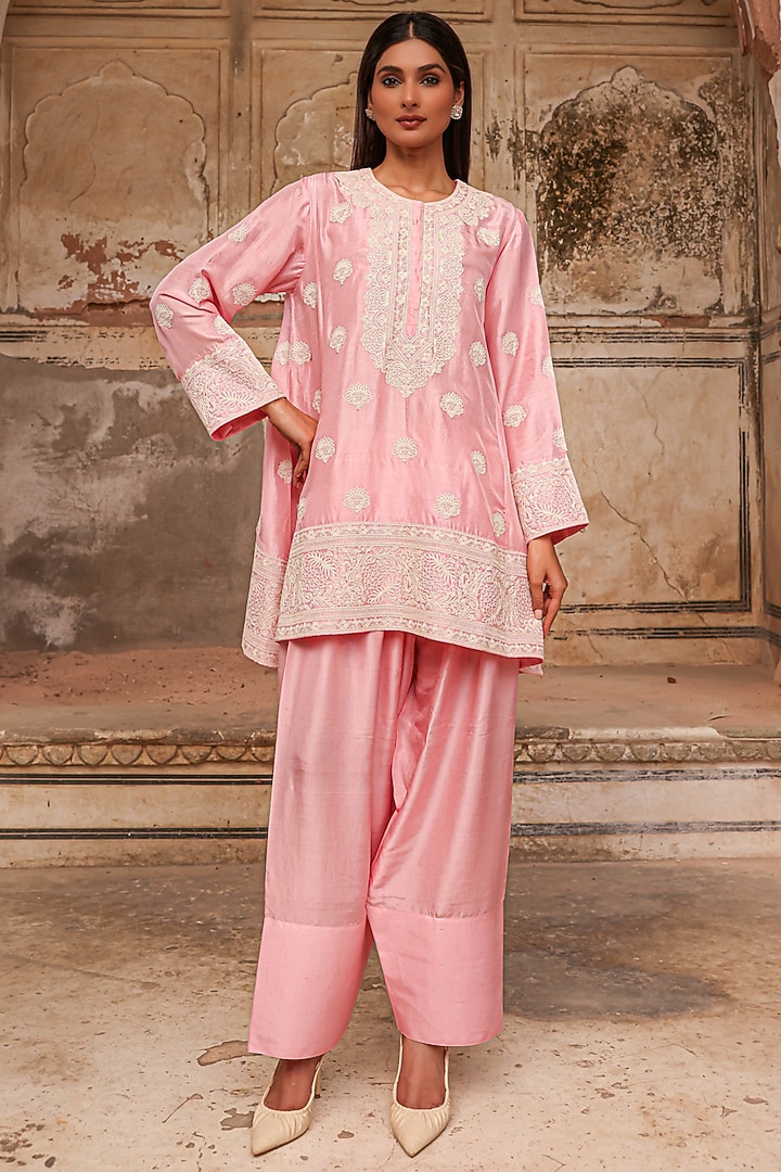 Powder Rose Pink Pure Habutai Silk Dori Work Kurta Set by Charu Makkar at Pernia's Pop Up Shop