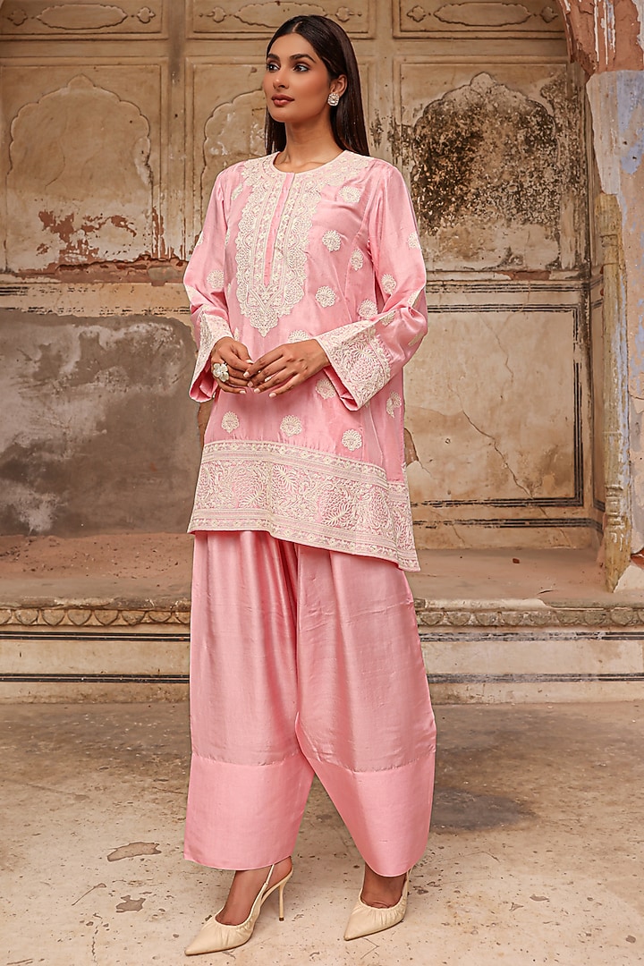 Powder Rose Pink Pure Habutai Silk Dori Work Kurta Set by Charu Makkar at Pernia's Pop Up Shop