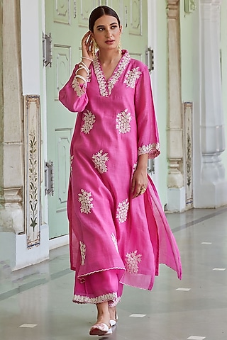 Fuchsia Cotton Chanderi Embroidered Kurta Set by Charu Makkar