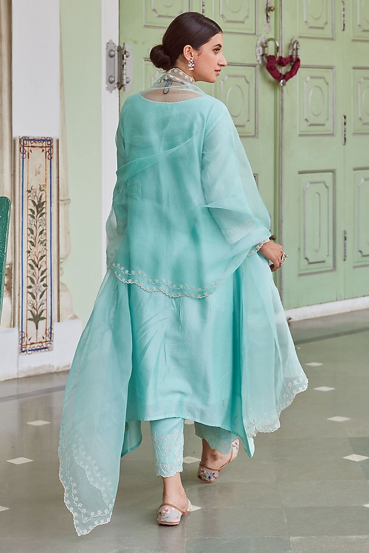 Blue Chanderi Silk Embroidered Kurta Set by Charu Makkar at Pernia's Pop Up Shop