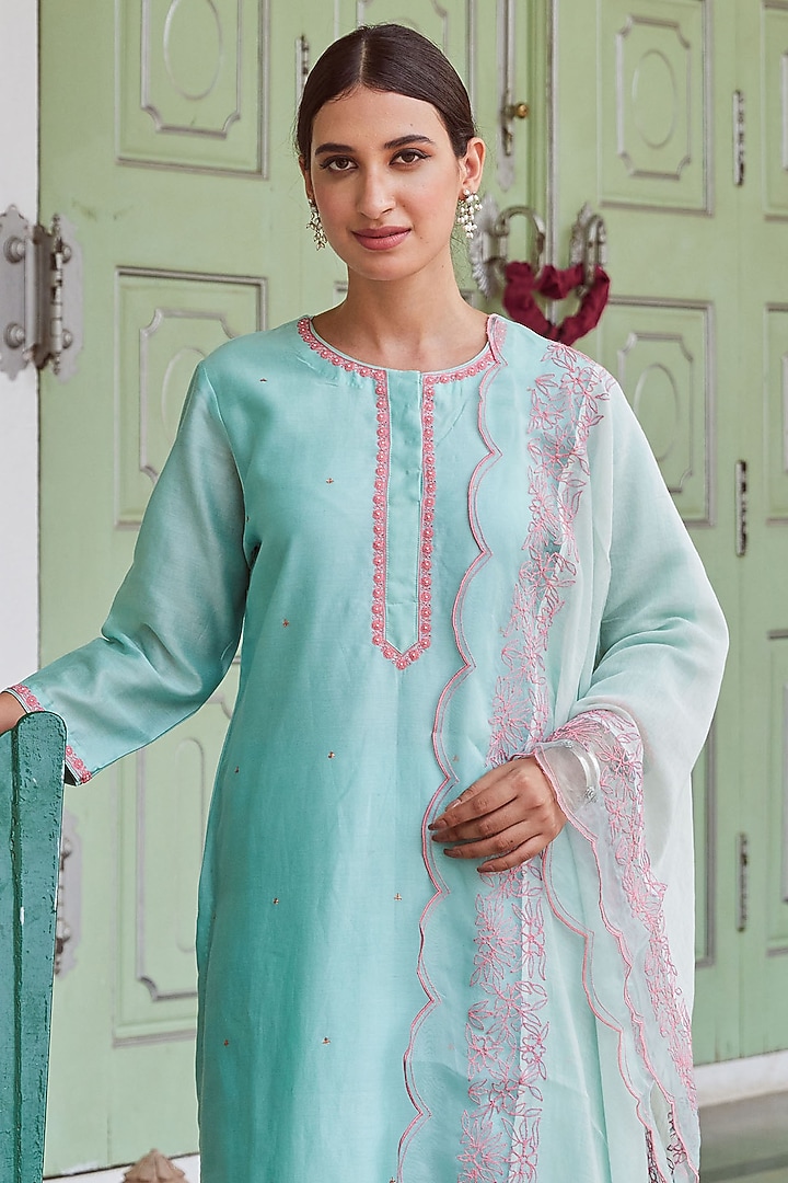 Blue Chanderi Silk Thread Hand Embroidered Kurta Set by Charu Makkar at Pernia's Pop Up Shop