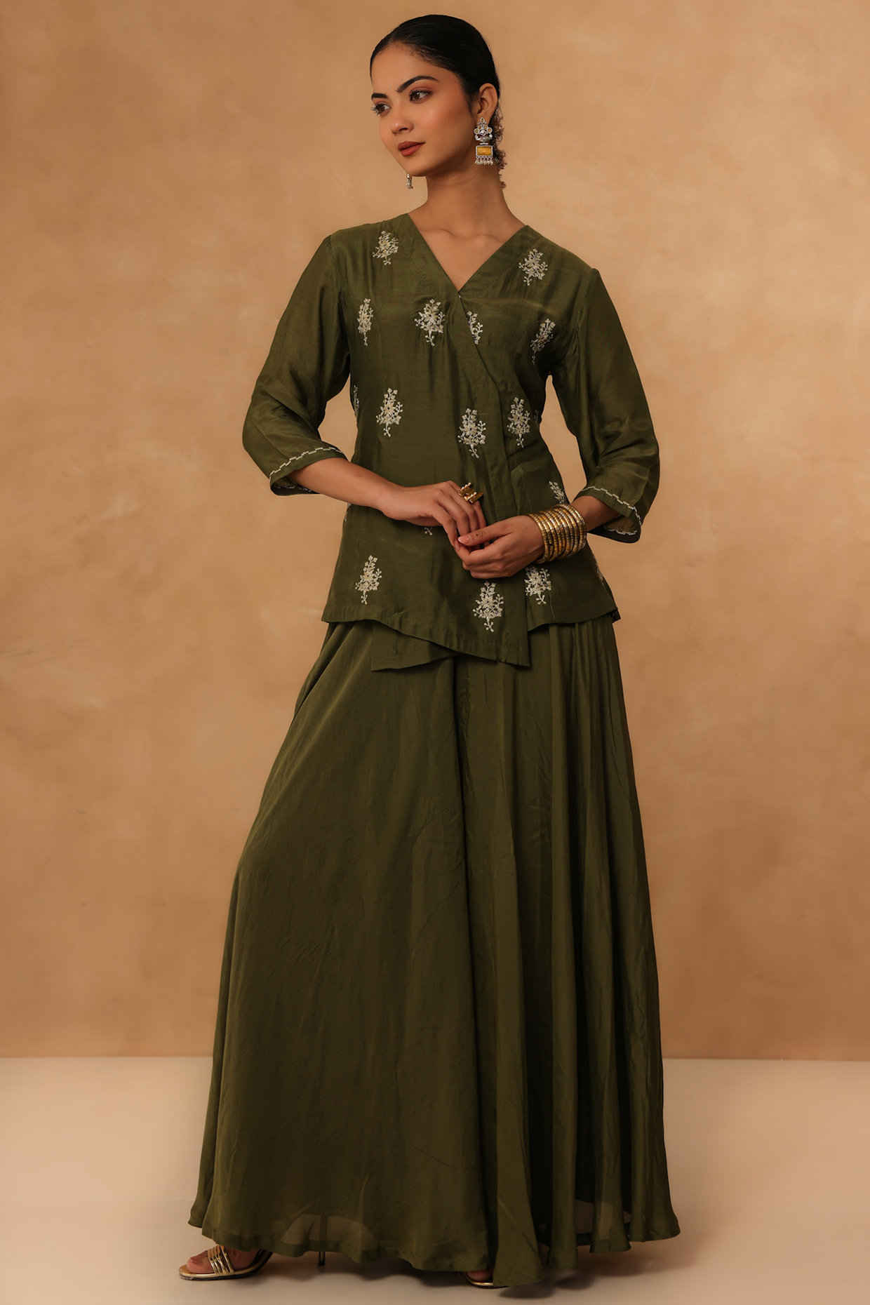 Olive Green Muslin Machine Embroidered Kurta Set by Charu Makkar at Pernia's Pop Up Shop