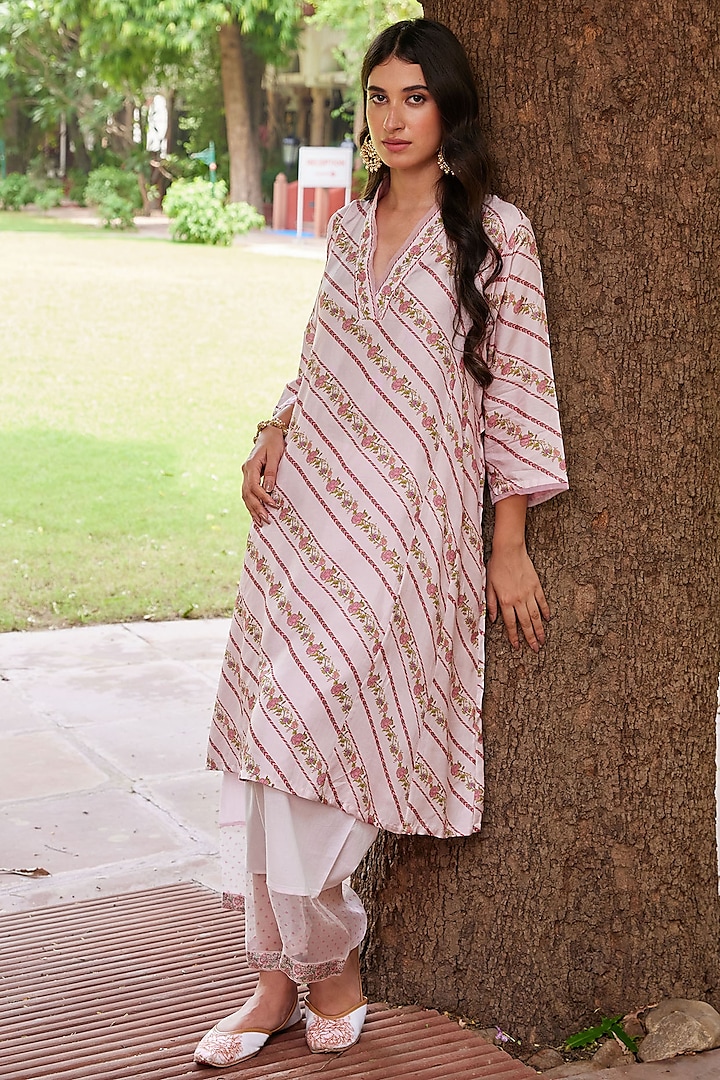 Pink Raw Silk Printed Kurta Set by Charu Makkar at Pernia's Pop Up Shop