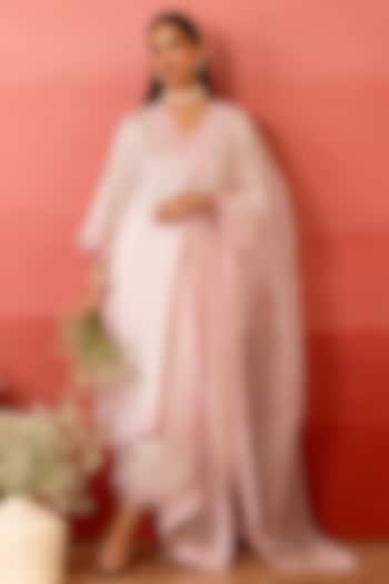 Pink Linen Satin Resham Work Kurta Set by Charu Makkar at Pernia's Pop Up Shop