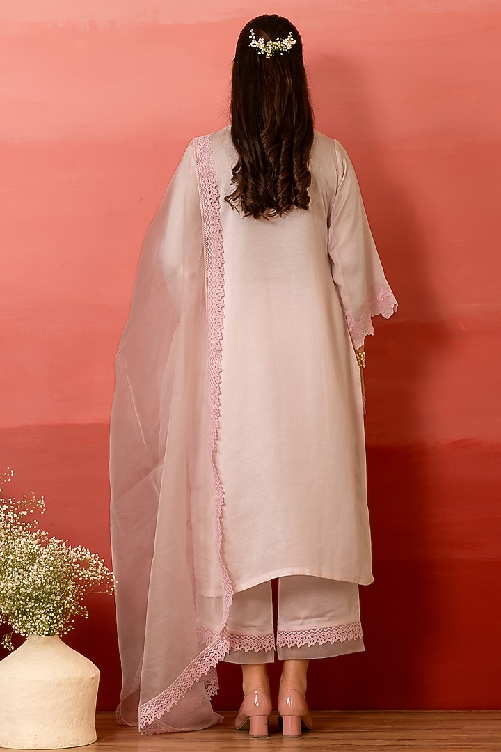 Pink Linen Satin Resham Work Kurta Set by Charu Makkar at Pernia's Pop Up Shop