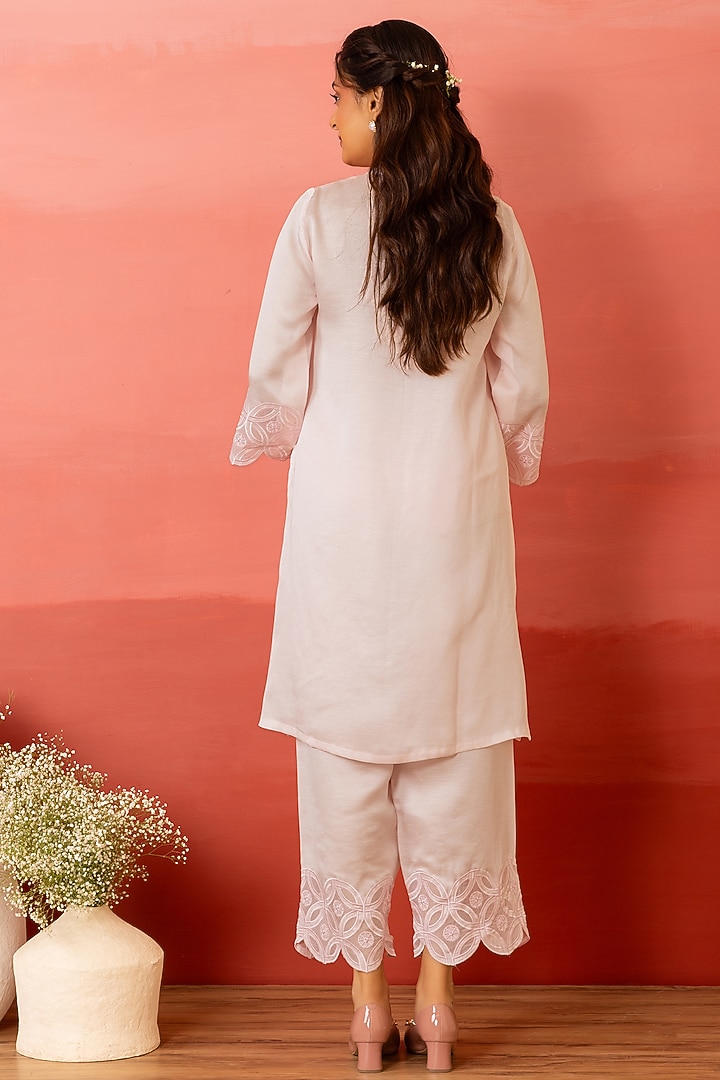 Pink Linen Satin Resham Embroidered Kurta Set by Charu Makkar at Pernia's Pop Up Shop
