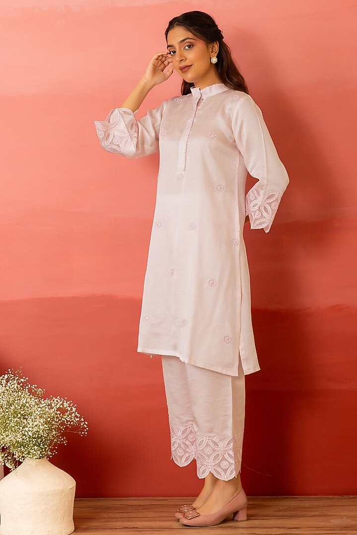 Pink Linen Satin Resham Embroidered Kurta Set by Charu Makkar at Pernia's Pop Up Shop