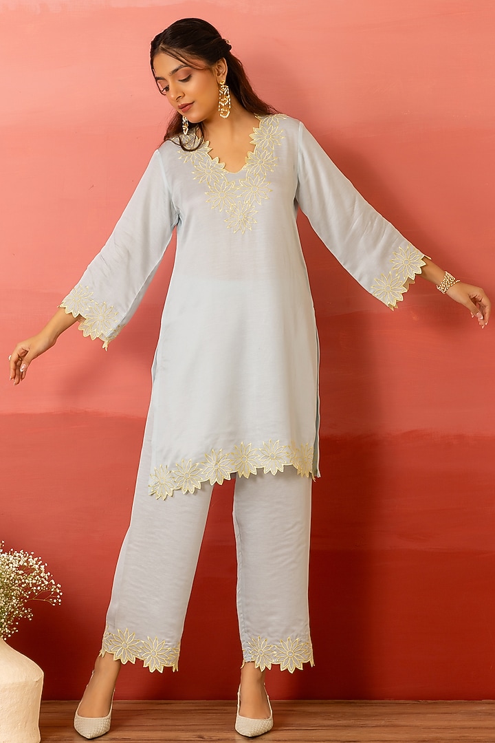 Blue Linen Satin Resham Embroidered Kurta Set by Charu Makkar at Pernia's Pop Up Shop