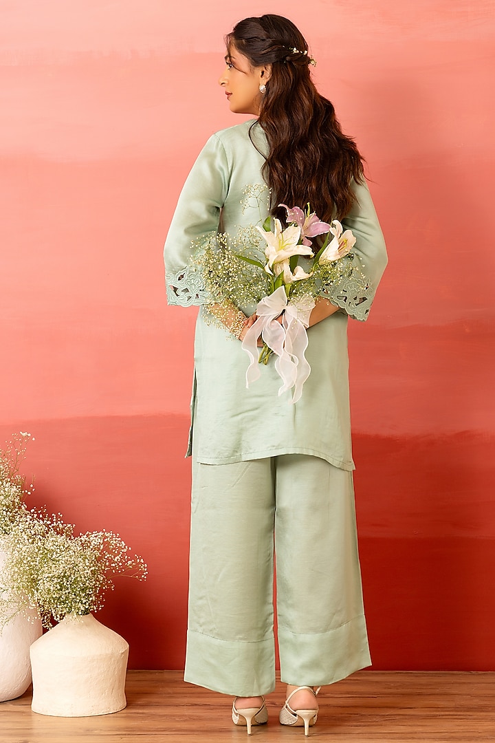 Sage Green Linen Satin Resham Embroidered Kurta Set by Charu Makkar at Pernia's Pop Up Shop