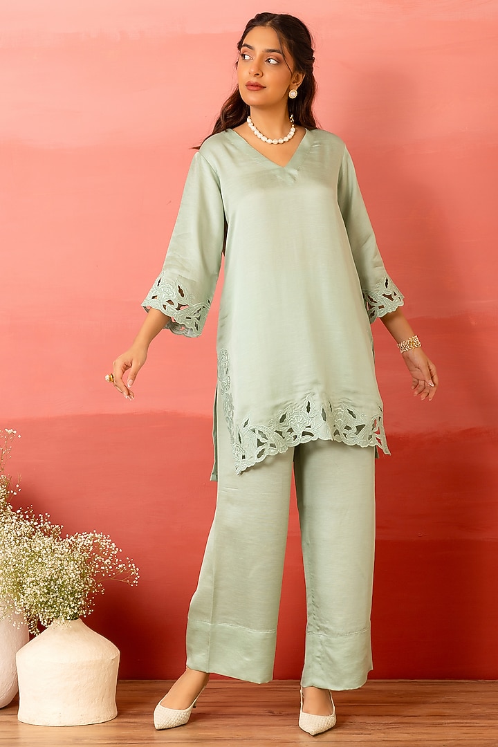 Sage Green Linen Satin Resham Embroidered Kurta Set by Charu Makkar at Pernia's Pop Up Shop
