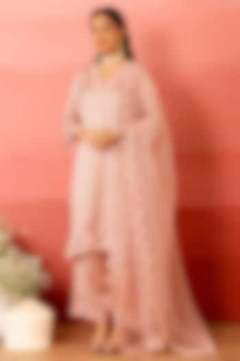Salmon Pink Linen Satin Cutwork & Resham Embroidered Kurta Set by Charu Makkar at Pernia's Pop Up Shop