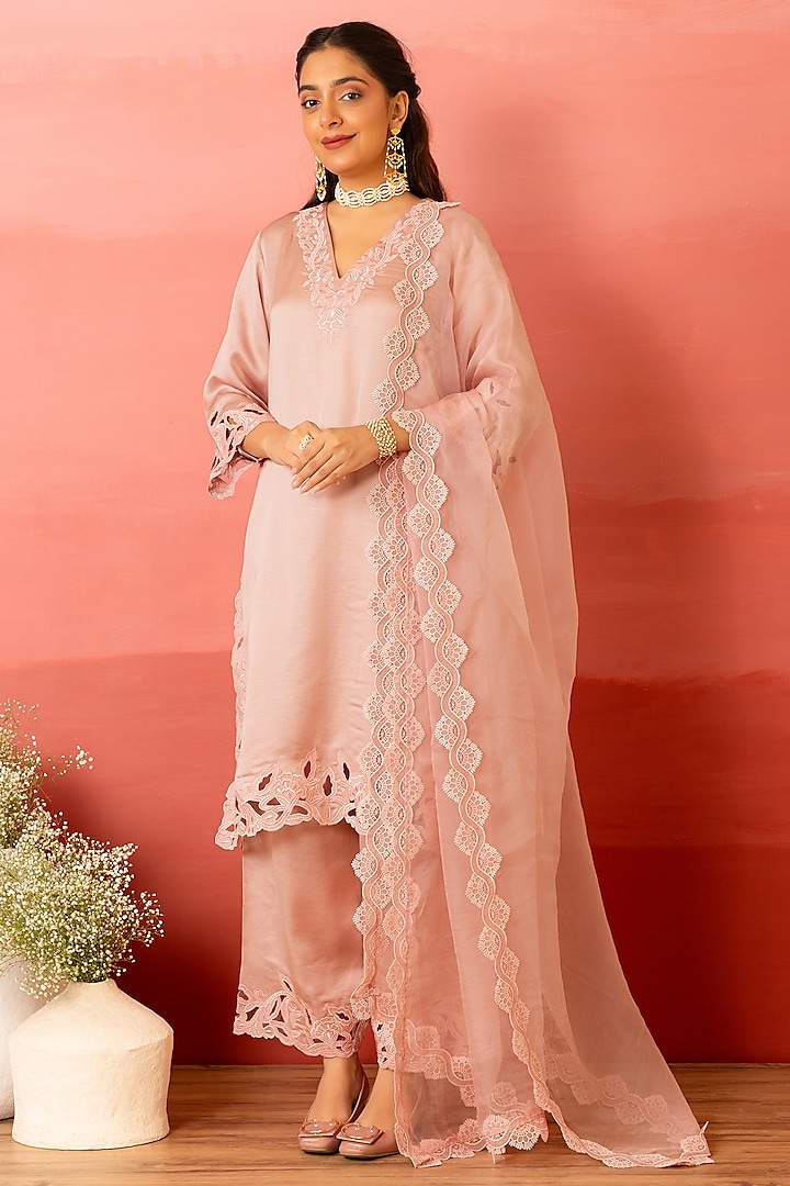 Salmon Pink Linen Satin Cutwork & Resham Embroidered Kurta Set by Charu Makkar at Pernia's Pop Up Shop
