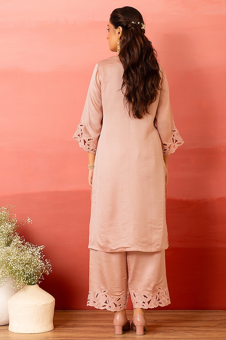 Salmon Pink Linen Satin Cutwork & Resham Embroidered Kurta Set by Charu Makkar at Pernia's Pop Up Shop