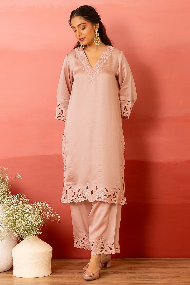 Salmon Pink Linen Satin Cutwork & Resham Embroidered Kurta Set by Charu Makkar at Pernia's Pop Up Shop