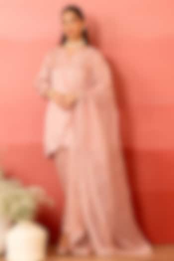 Salmon Pink Linen Satin Resham Embroidered Kurta Set by Charu Makkar at Pernia's Pop Up Shop
