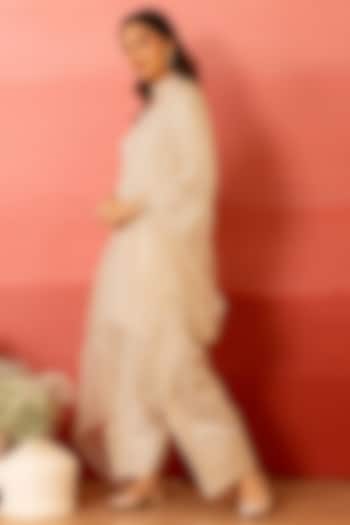 Pearl White Linen Satin Resham Embroidered Kurta Set by Charu Makkar at Pernia's Pop Up Shop
