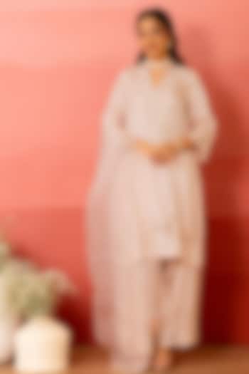 Peach Linen Satin Resham Embroidered Kurta Set by Charu Makkar at Pernia's Pop Up Shop