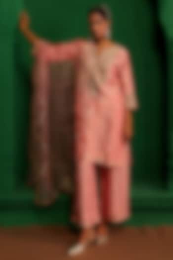 Rose Pink Crushed Tissue Zardosi Embroidered Kurta Set by Charu Makkar at Pernia's Pop Up Shop