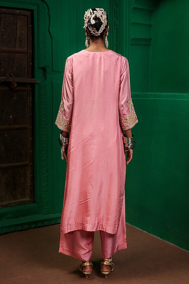Rose Pink Silk Habutai Zardosi Embroidered Kurta Set by Charu Makkar at Pernia's Pop Up Shop