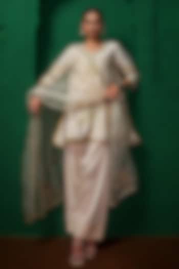 Pearl-Colored Crushed Tissue & Modal Satin Zardosi Embroidered Kurta Set by Charu Makkar at Pernia's Pop Up Shop