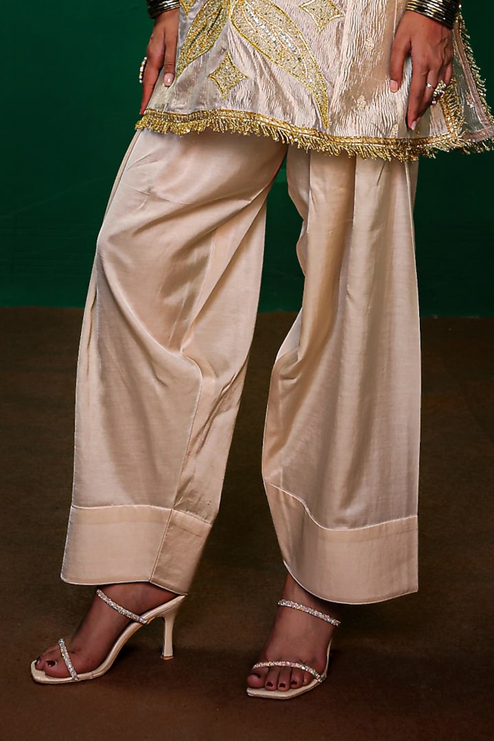 Pearl-Colored Crushed Tissue & Modal Satin Zardosi Embroidered Kurta Set by Charu Makkar at Pernia's Pop Up Shop