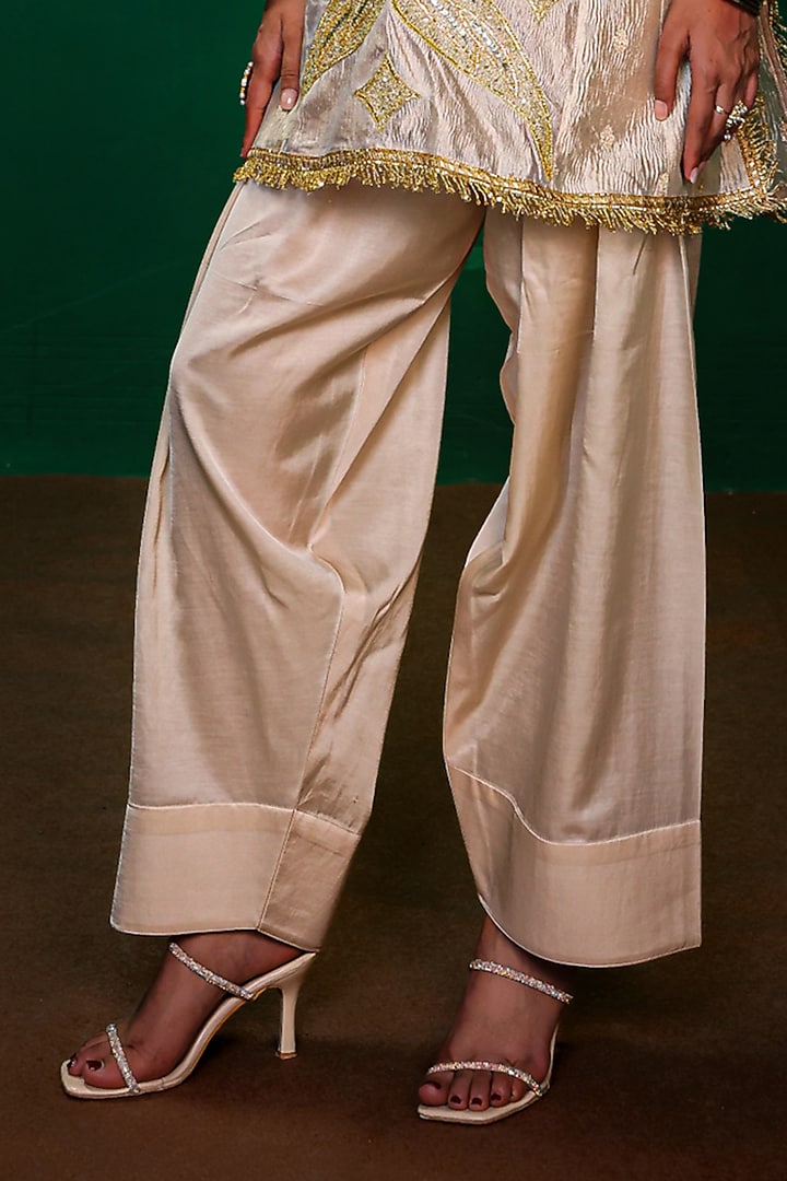 Pearl-Colored Crushed Tissue & Modal Satin Zardosi Embroidered Kurta Set by Charu Makkar at Pernia's Pop Up Shop
