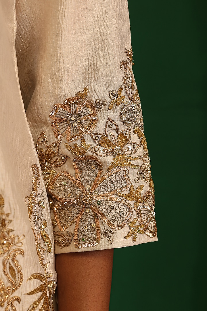 Pearl-Colored Organza Gharara Set by Charu Makkar at Pernia's Pop Up Shop