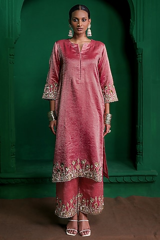 Old Rose Tissue Chanderi Aari Embroidered Kurta Set by Charu Makkar