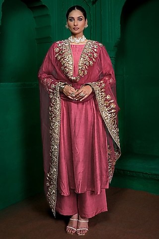 Old Rose Dupion Silk Aari Embroidered Kurta Set by Charu Makkar