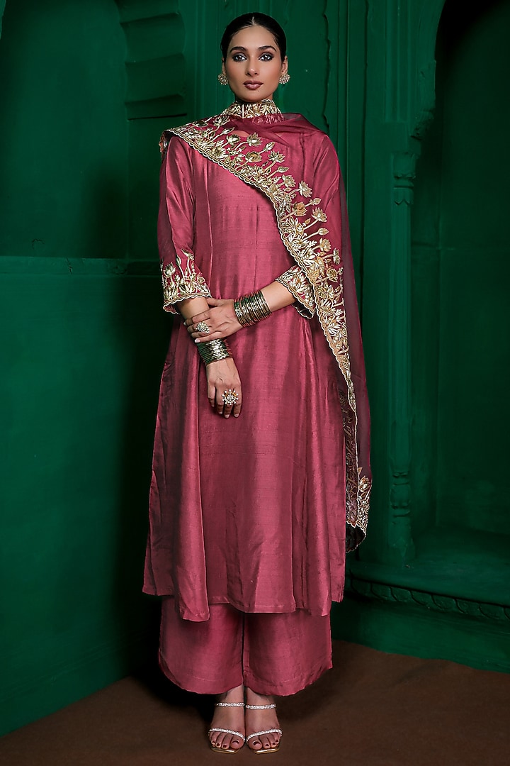 Old Rose Dupion Silk Aari Embroidered Kurta Set by Charu Makkar at Pernia's Pop Up Shop