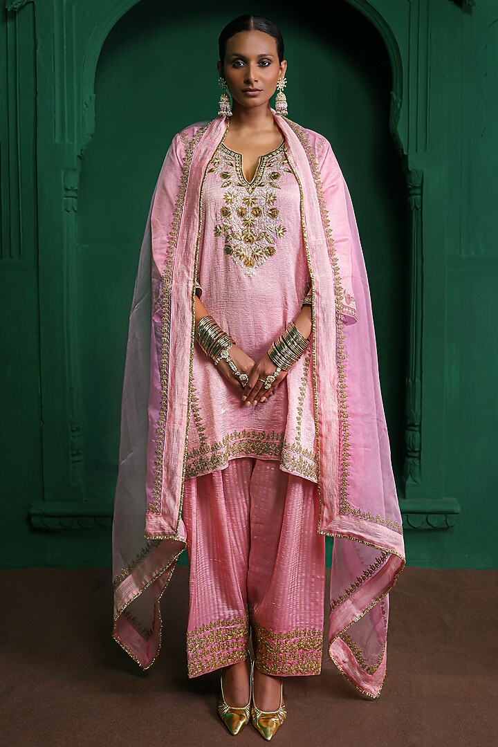 Rose Pink Crushed Tissue Aari Embroidered Kurta Set by Charu Makkar at Pernia's Pop Up Shop