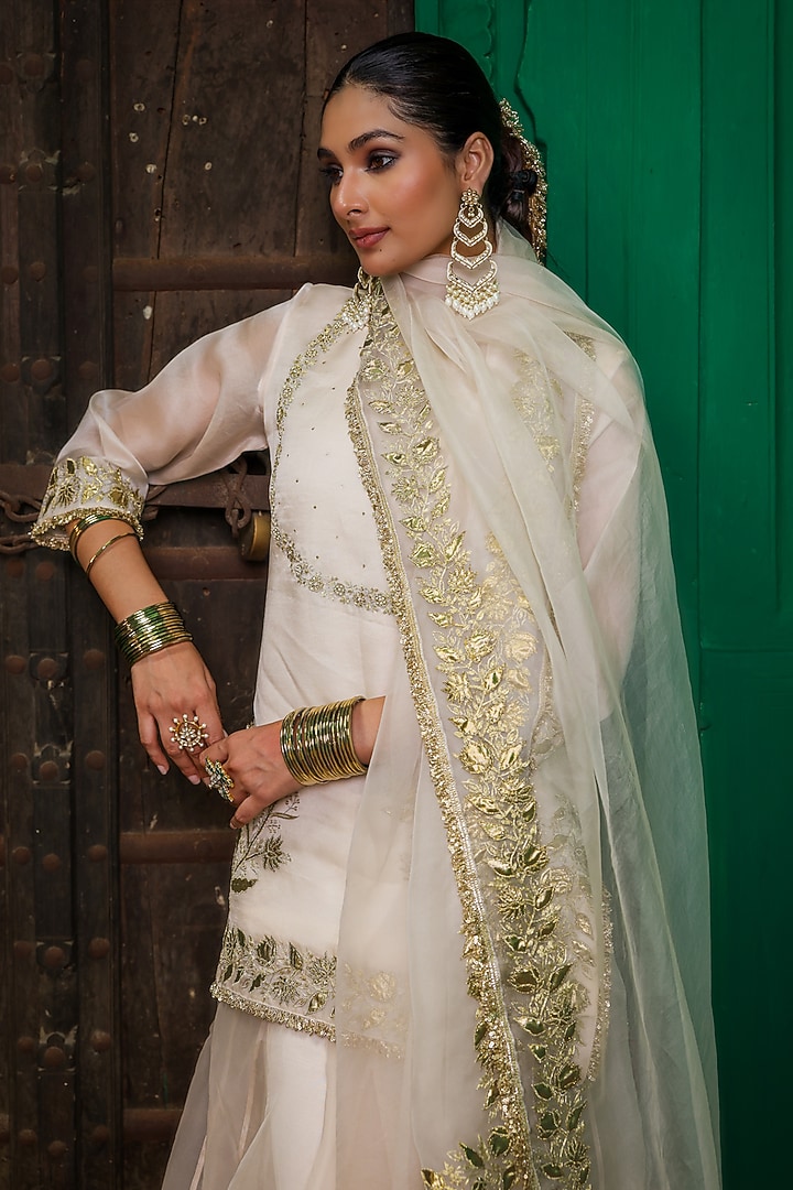 Pearl-Colored Organza Wedding Sharara Set by Charu Makkar at Pernia's Pop Up Shop