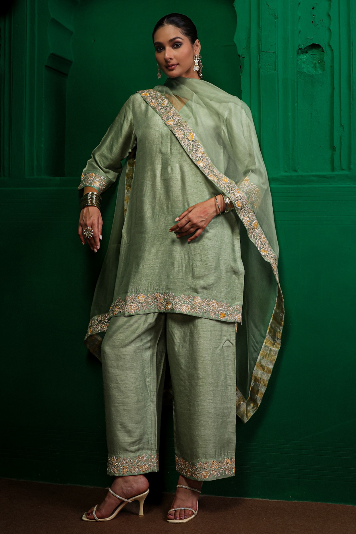Charu Makkar Sage Green Slub Raw Silk Aari Embroidered Kurta Set