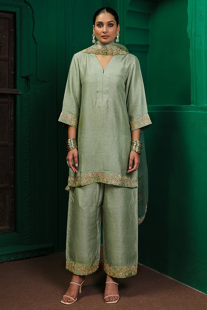 Sage Green Slub Raw Silk Aari Embroidered Kurta Set by Charu Makkar at Pernia's Pop Up Shop