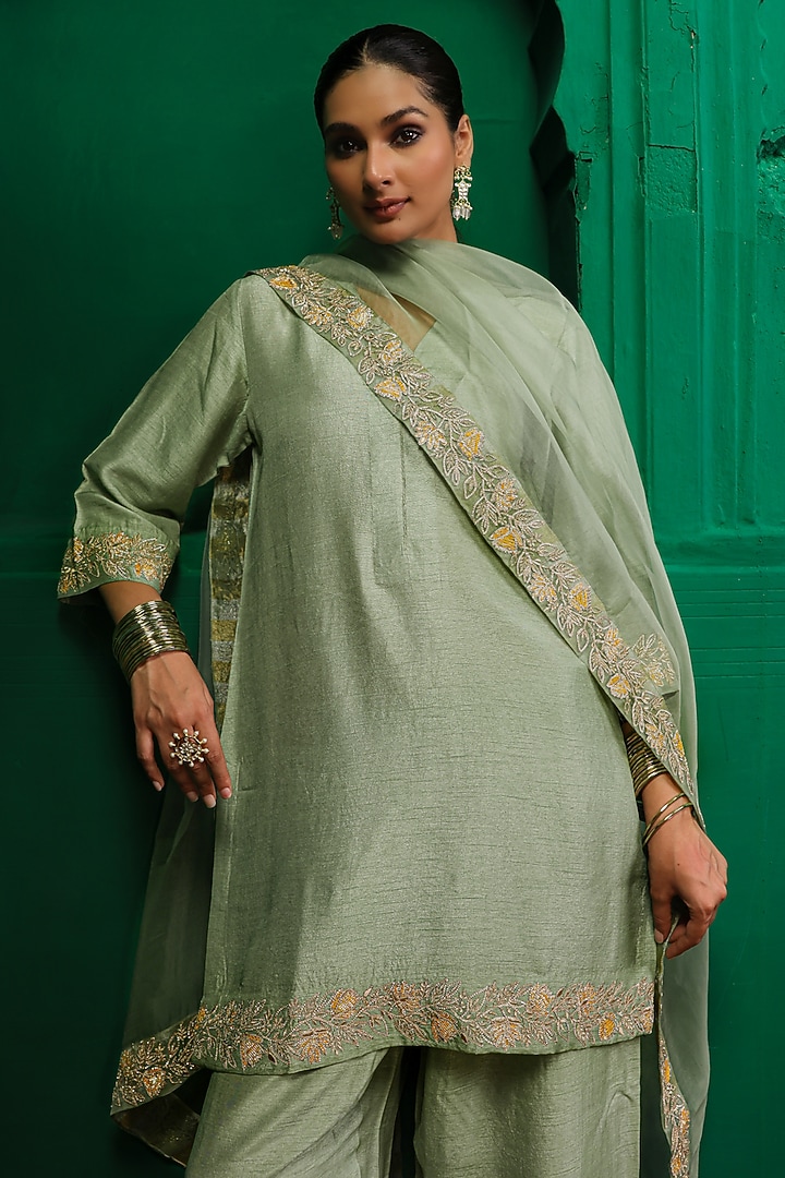 Sage Green Slub Raw Silk Aari Embroidered Kurta Set by Charu Makkar at Pernia's Pop Up Shop