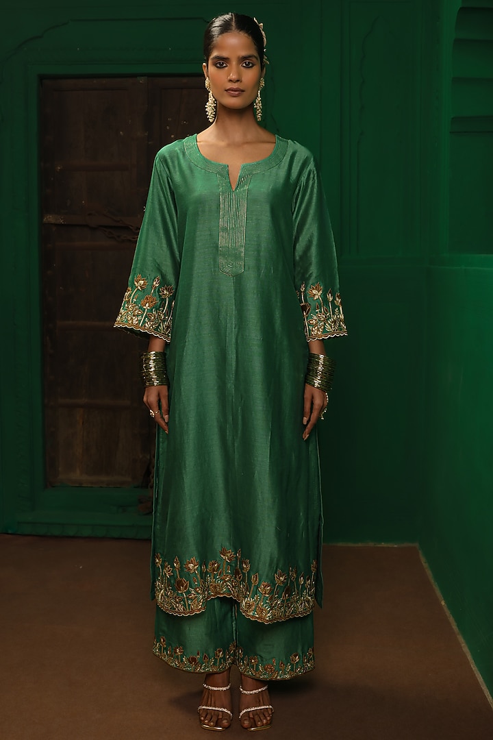 Forest Green Silk Chanderi Aari Embroidered Kurta Set by Charu Makkar at Pernia's Pop Up Shop