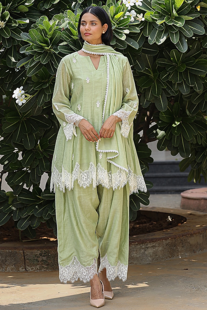 Elaichi Green Mul Chanderi Dori Work Kurta Set by Charu Makkar at Pernia's Pop Up Shop