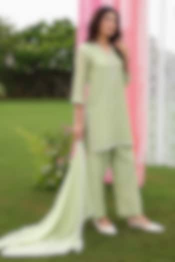 Elaichi Green Mul Chanderi Dori Work Kurta Set by Charu Makkar at Pernia's Pop Up Shop