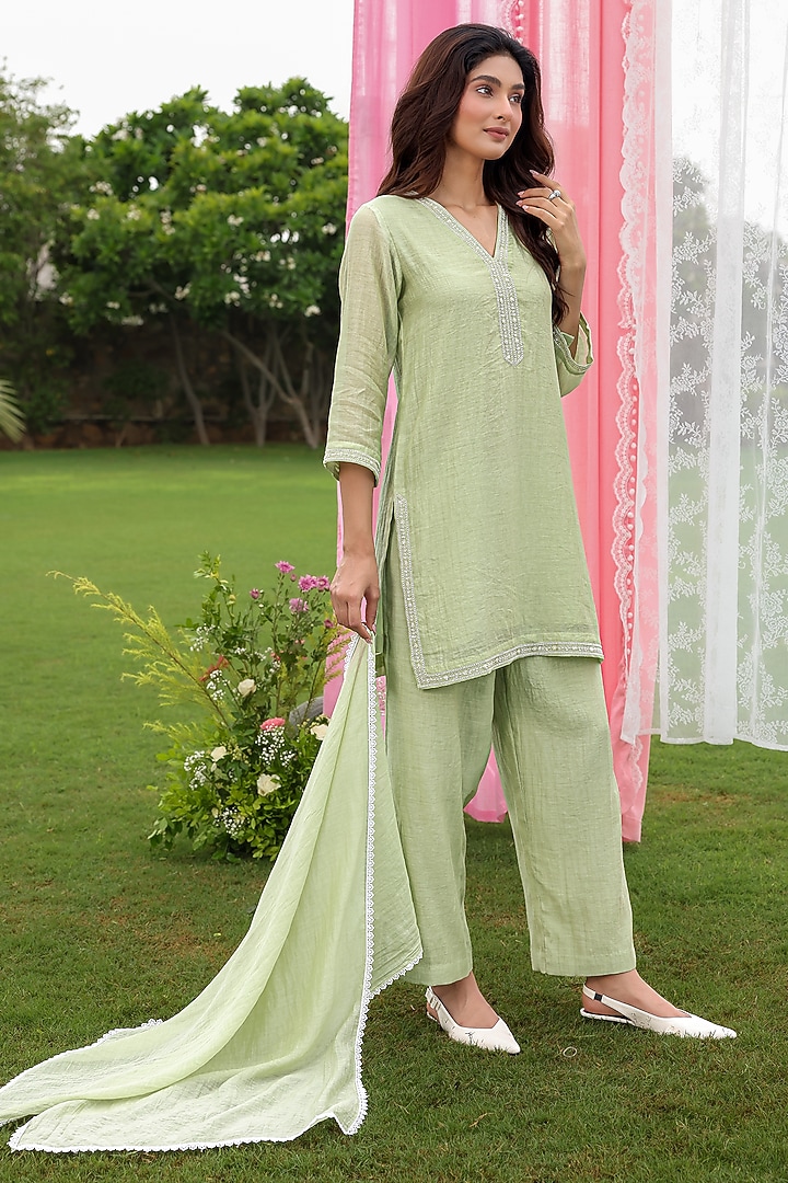Elaichi Green Mul Chanderi Dori Work Kurta Set by Charu Makkar at Pernia's Pop Up Shop