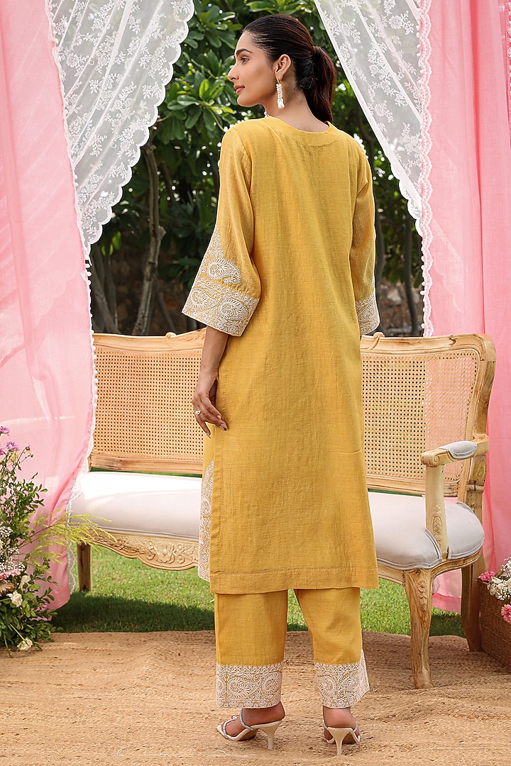 Mustard Mul Chanderi Dori Work Kurta Set by Charu Makkar at Pernia's Pop Up Shop