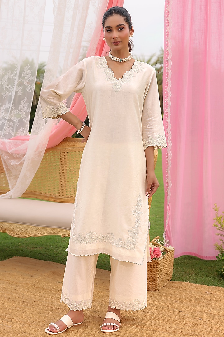 Pearl White Silk Chanderi Dori Work Kurta Set by Charu Makkar at Pernia's Pop Up Shop