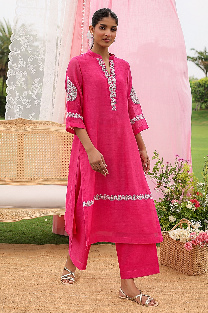 Rani Pink Mul Chanderi Resham Work Kurta Set by Charu Makkar at Pernia's Pop Up Shop